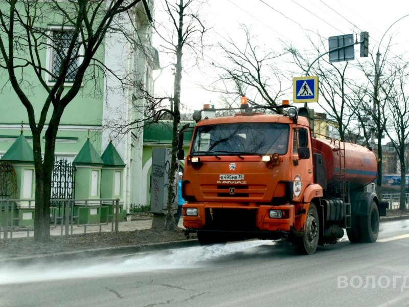 Дороги в Вологде начнут мыть с шампунем со следующего месяца