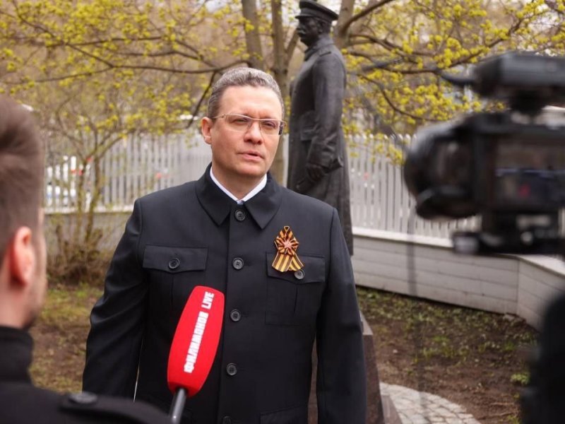 Губернатор Вологодской области возложил цветы к памятнику Сталина