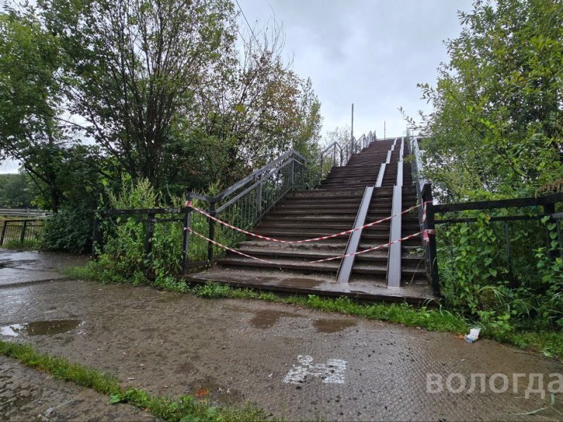Путепровод на улице Текстильщиков в Вологде закрыт для движения пешеходов