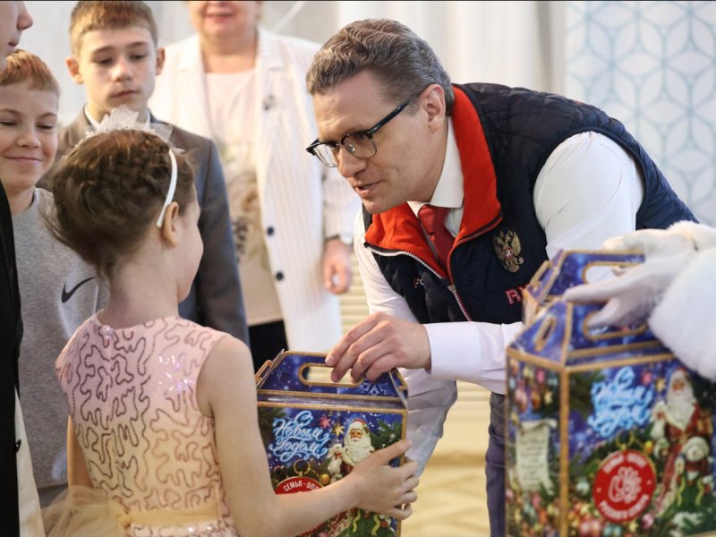 Георгий Филимонов поздравил воспитанников Вологодского центра помощи детям, оставшимся без попечения родителей