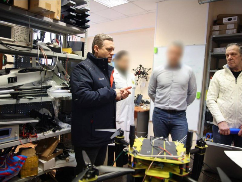 Георгий Филимонов посетил вологодское предприятие по производству дронов