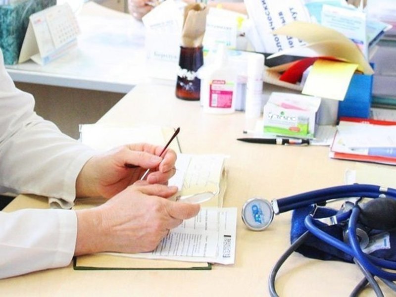 Мобильные врачебные бригады областных больниц Вологды и Череповца принимают пациентов в населенных пунктах региона