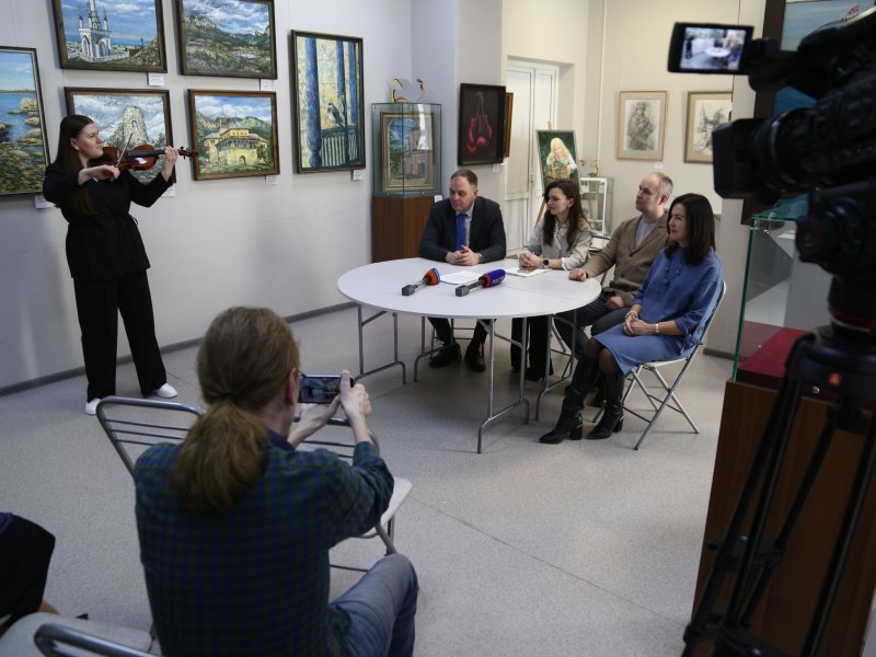 Художникам предлагают изобразить музеи, заводы и семьи, связанные с химической промышленностью в Череповце